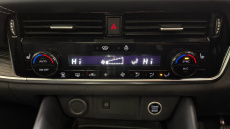 Nissan Qashqai 1.3 DiG-T MH Tekna 5dr Petrol Hatchback